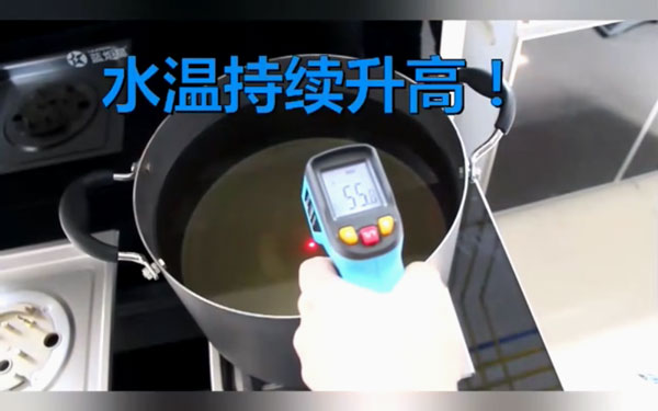 焦点娱乐S5集成灶对比直火，旋火烧水快3-4分钟!