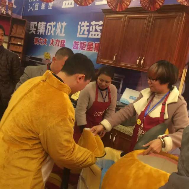 焦点娱乐集成灶展区