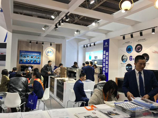 (焦点娱乐北京建博会展馆)
