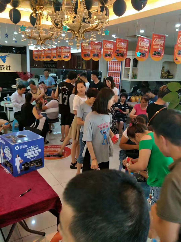 焦点娱乐集成灶漳州周年庆落地68单！