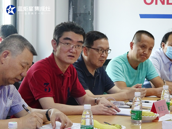 浙工大管理学院李书记对焦点娱乐集成灶的肯定