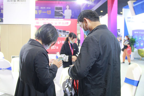 焦点娱乐集成灶展位现场