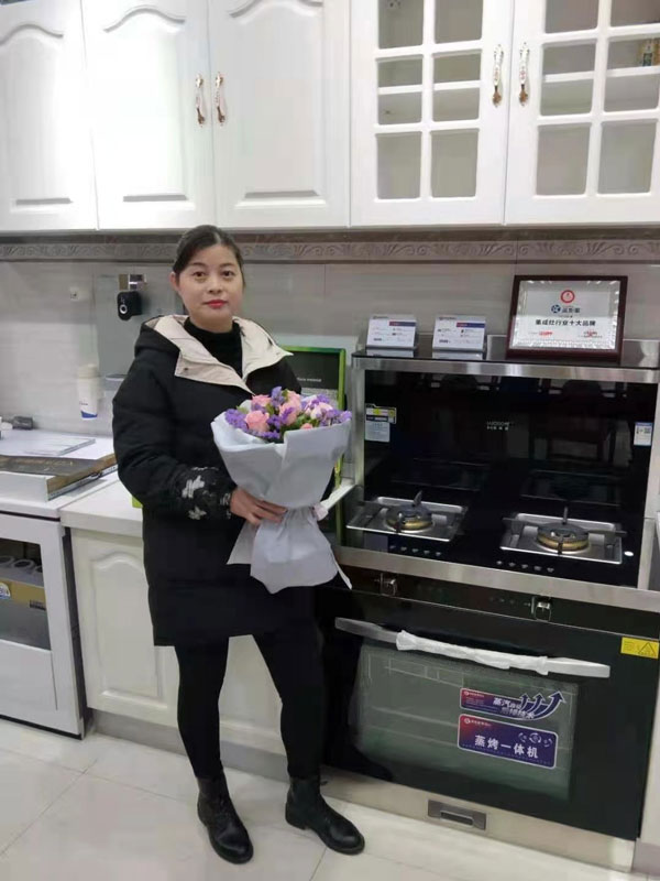 焦点娱乐总经办为各个部门在岗女职工送上暖心福利