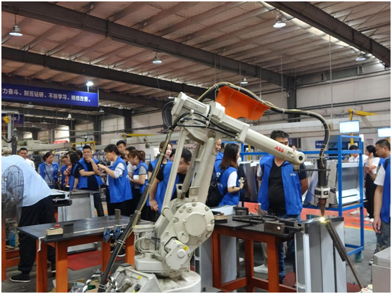 焦点娱乐集成灶提供售后机器讲解