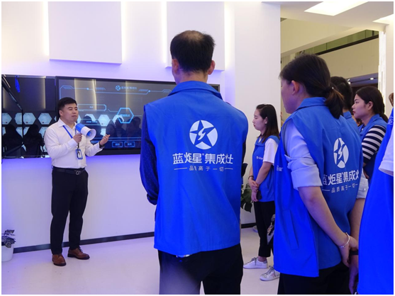 焦点娱乐集成灶加盟商培训